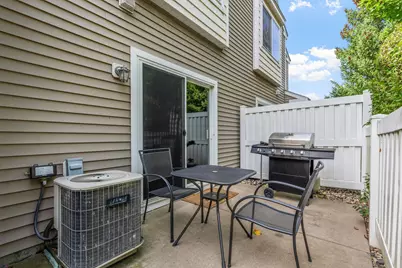 2836 Coach Court, Chanhassen, MN 55317 - Photo 4