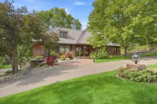 101 Ardmore Dr, Golden Valley, MN 55422 - Photo 2