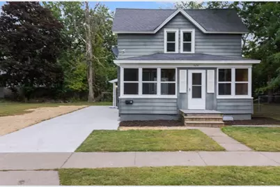 524 S Dakota Avenue, New Richmond, WI 54017 - Photo 1