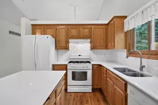 6511 20th St N, Oakdale, MN 55128 - Photo 8