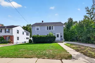 812 11th St SW, Rochester, MN 55902 - Photo 2