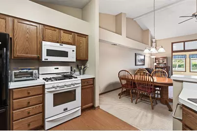 7577 Ojibway Park Court, Woodbury, MN 55125 - Photo 6