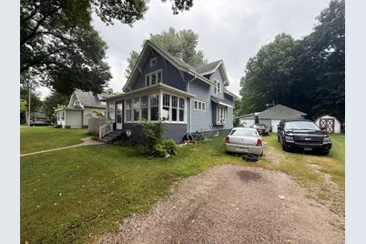 218 Augusta Avenue SE, Willmar, MN 56201 - Photo 2