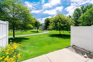 7772 Arboretum Village Cir, Chanhassen, MN 55317 - Photo 12