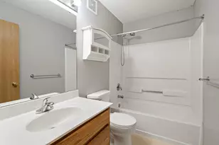 7772 Arboretum Village Cir, Chanhassen, MN 55317 - Photo 8