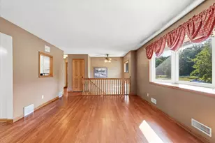 1721 Deerwood Dr, Eagan, MN 55122 - Photo 10