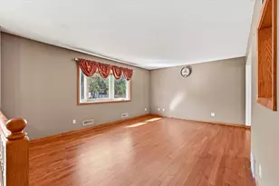 1721 Deerwood Dr, Eagan, MN 55122 - Photo 8
