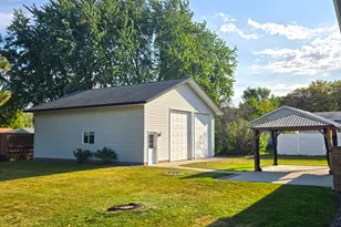 310 Highland St W, Annandale, MN 55302 - Photo 4