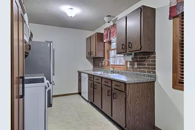 310 Highland Street W, Annandale, MN 55302 - Photo 10