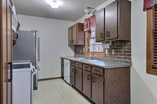 310 Highland St W, Annandale, MN 55302 - Photo 10