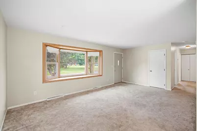 628 13th Avenue SE, Waseca, MN 56093 - Photo 2