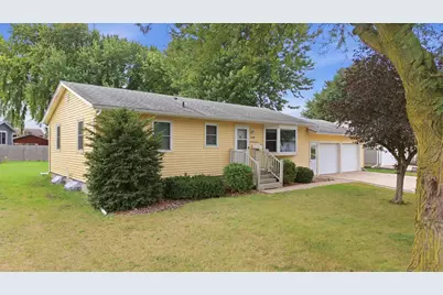628 13th Avenue SE, Waseca, MN 56093 - Photo 1