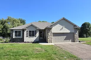1816 Case Ln, Saint Cloud, MN 56303 - Photo 1