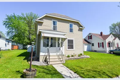 720 Arnold Avenue N, Thief River Falls, MN 56701 - Photo 1