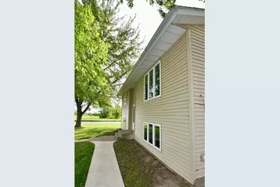 215 7th Street NE, Milaca, MN 56353 - Photo 6