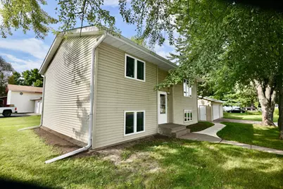 215 7th Street NE, Milaca, MN 56353 - Photo 1