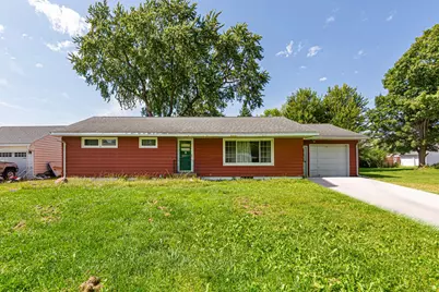 366 N Waterville Avenue, Le Center, MN 56057 - Photo 2