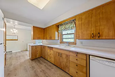 366 N Waterville Avenue, Le Center, MN 56057 - Photo 14