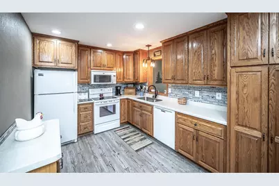 340 31st Street E, Hastings, MN 55033 - Photo 8