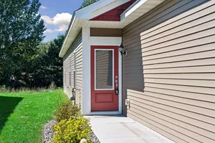 413 Redwood St N, Cambridge, MN 55008 - Photo 2