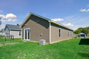 413 Redwood St N, Cambridge, MN 55008 - Photo 30