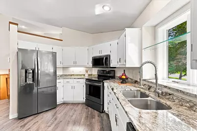 2608 Edgewood Circle, Saint Cloud, MN 56301 - Photo 6