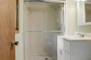 8359 Amsden Ridge Dr, Bloomington, MN 55438 - Photo 22