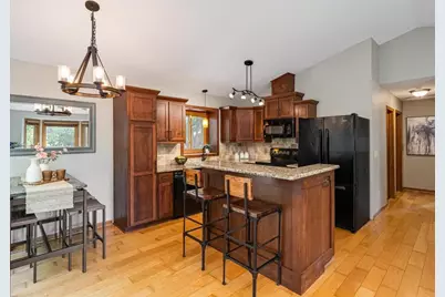 11900 Baypoint Drive, Burnsville, MN 55337 - Photo 10
