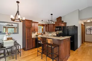 11900 Baypoint Dr, Burnsville, MN 55337 - Photo 10