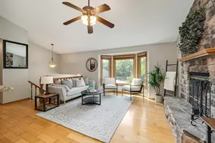 11900 Baypoint Dr, Burnsville, MN 55337 - Photo 6