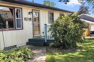 1417 Autumn Dr, Faribault, MN 55021 - Photo 2