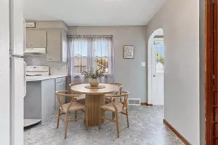 409 S 5th St, Le Sueur, MN 56058 - Photo 10