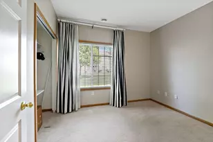 8012 Stratford Cir S, Shakopee, MN 55379 - Photo 14
