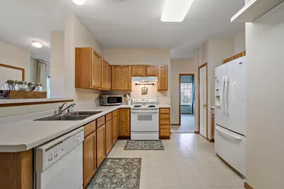 8012 Stratford Circle S, Shakopee, MN 55379 - Photo 30