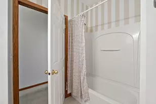 8012 Stratford Cir S, Shakopee, MN 55379 - Photo 18