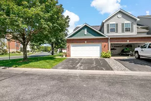 8012 Stratford Cir S, Shakopee, MN 55379 - Photo 2