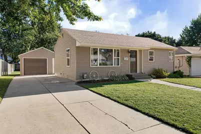 2104 1st Avenue NE, Austin, MN 55912 - Photo 1