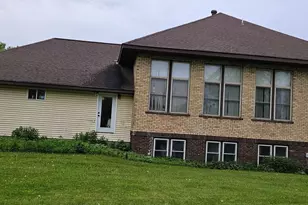 54130 270th St, Lansing, MN 55912 - Photo 2