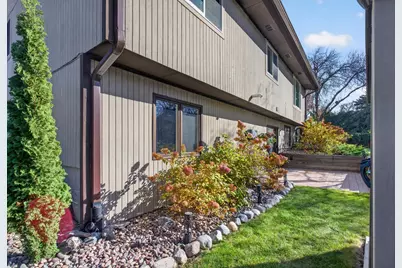 7471 Saratoga Drive, Chanhassen, MN 55317 - Photo 38