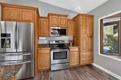 7471 Saratoga Drive, Chanhassen, MN 55317 - Photo 8