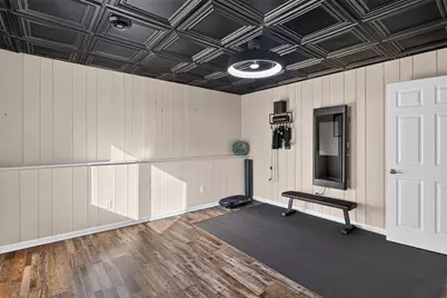 7471 Saratoga Drive, Chanhassen, MN 55317 - Photo 20