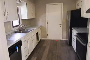 831 Cumming Ln, Saint Cloud, MN 56301 - Photo 6