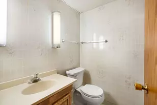 400 Oakland Pl NE, Austin, MN 55912 - Photo 32