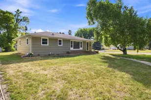 1520 3rd St S, Moorhead, MN 56560 - Photo 2