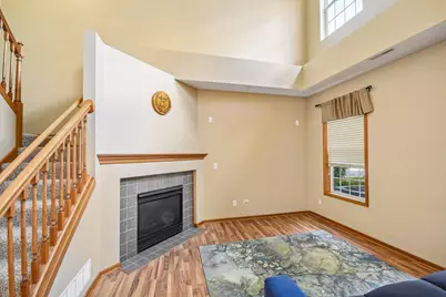 1602 Woodlynn Avenue #2, Maplewood, MN 55109 - Photo 4