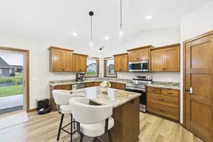 214 Woolgrass Wy, Avon, MN 56310 - Photo 6