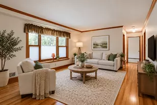 2244 McMenemy St, Maplewood, MN 55117 - Photo 6