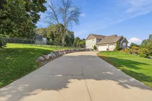2388 Highover Trail, Chanhassen, MN 55317 - Photo 32