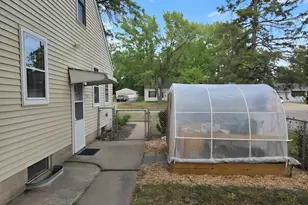 5401 Dupont Ave N, Brooklyn Center, MN 55430 - Photo 4