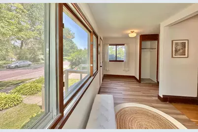 418 Belvidere Street E, Saint Paul, MN 55107 - Photo 2